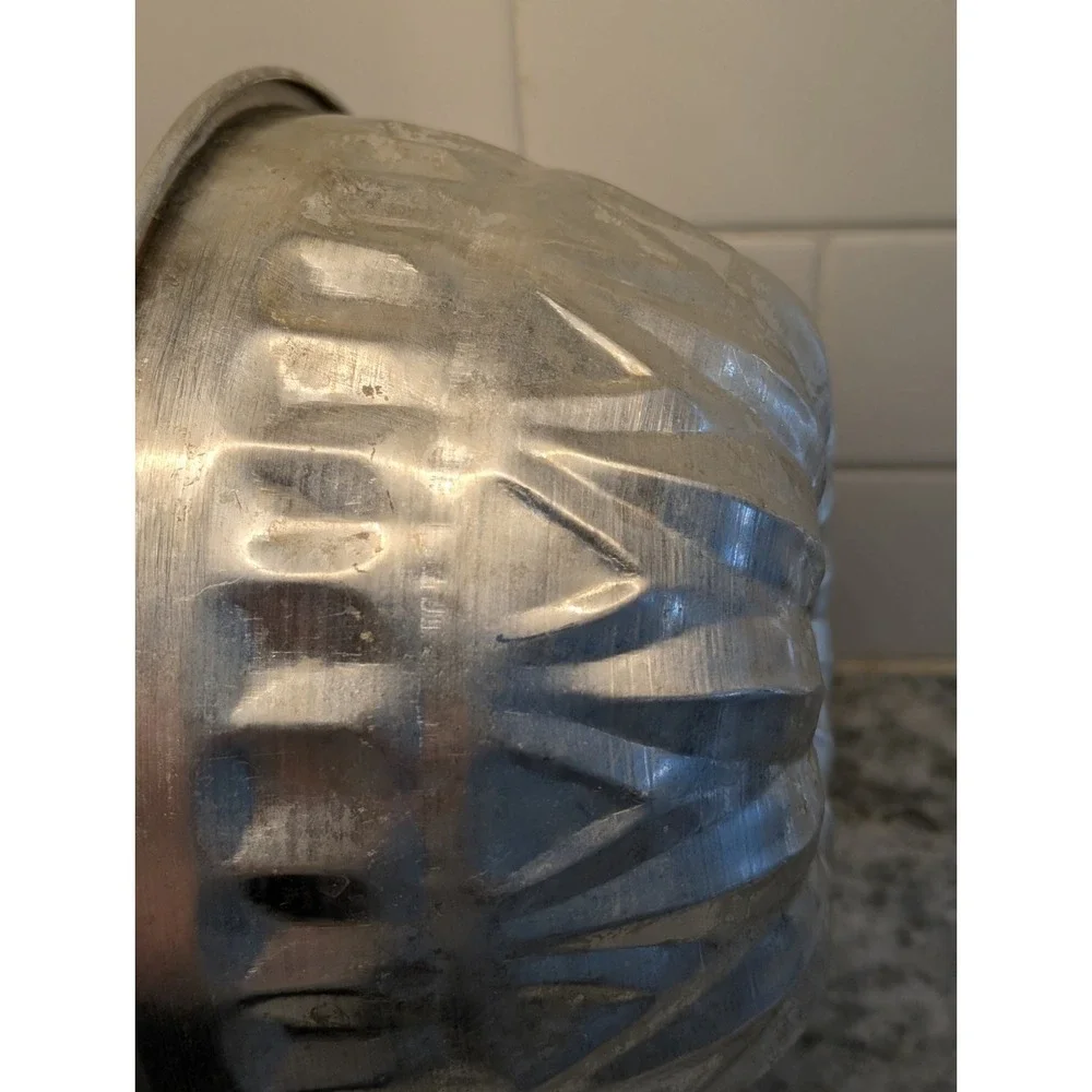 Large Aluminum Mid Century‎ Pastry or Baking Mold
